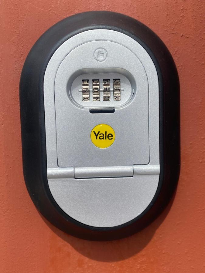 Superbe Petite Lumineux Bien Décoré Avec Netflix Gratuit * Charleroi