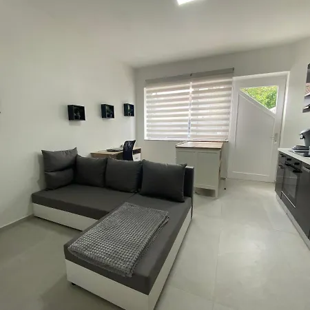1-C Superbe Appartement Tres Calme Et Bien Decore Charleroi Exterior photo