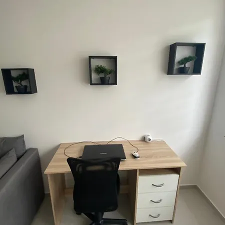 1-C Superbe Appartement Tres Calme Et Bien Decore Charleroi Exterior photo