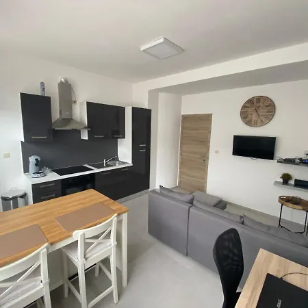1-C Superbe Appartement Tres Calme Et Bien Decore Charleroi Exterior photo