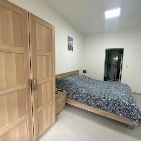 1-C Superbe Appartement Tres Calme Et Bien Decore Charleroi Exterior photo