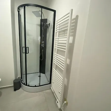 1-C Superbe Appartement Tres Calme Et Bien Decore Charleroi Exterior photo