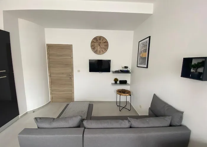 1-C Superbe Appartement Tres Calme Et Bien Decore