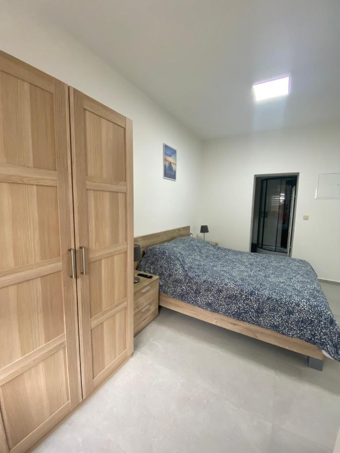 1-c Superbe Tres Calme Et Bien Decore Apartment Charleroi