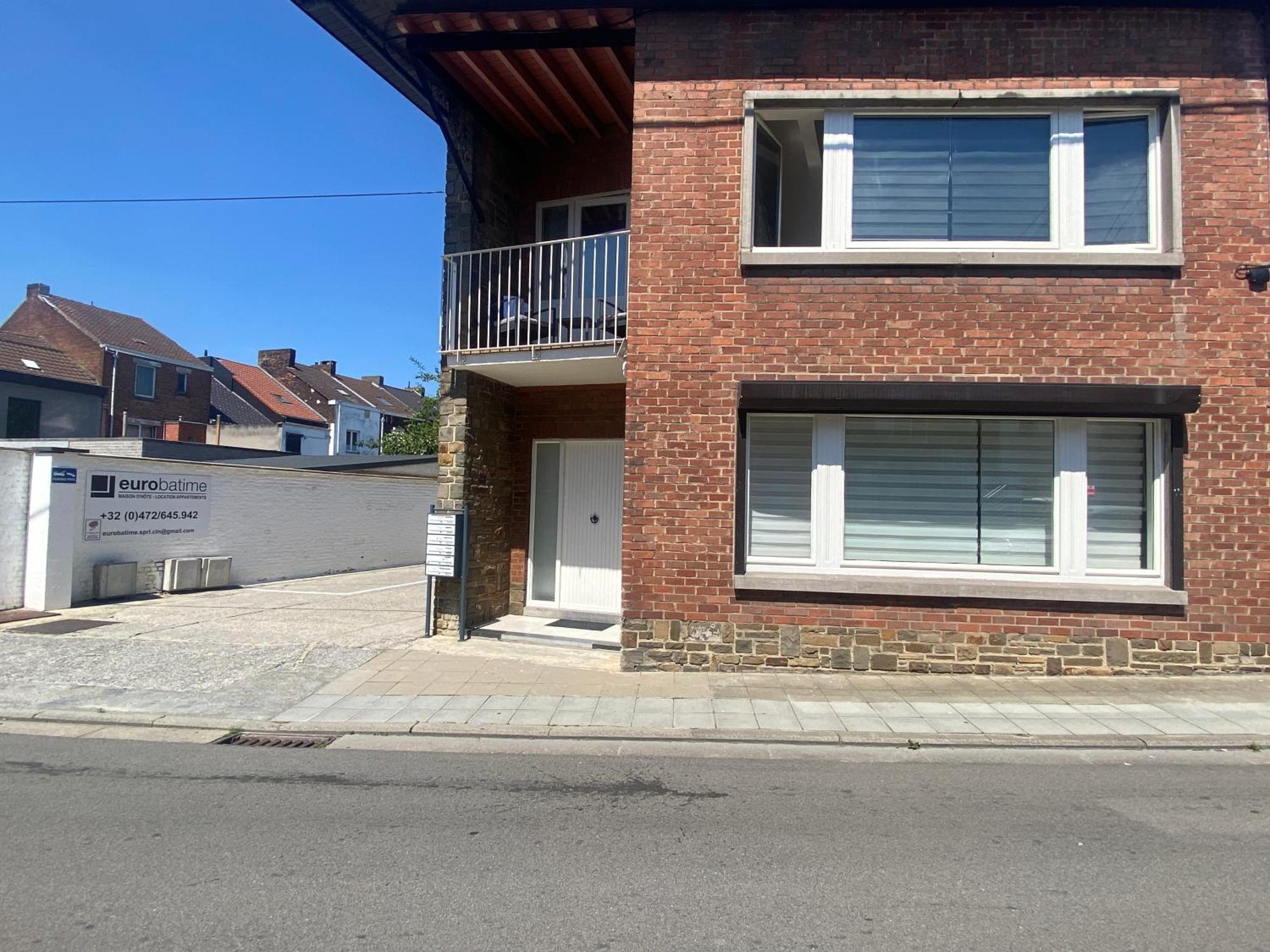 Apartment 1-c Superbe Tres Calme Et Bien Decore Charleroi